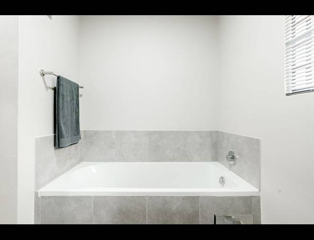 2 BEDROOM APARTMENT FOR SALE IN SINOVILLE